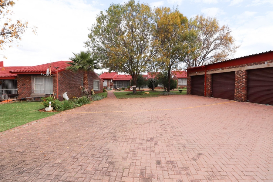 2 Bedroom Property for Sale in Oudorp North West